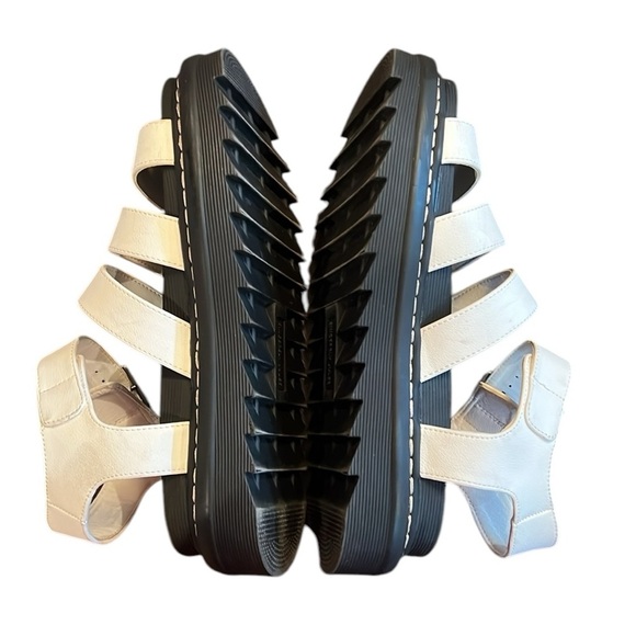 Sincerely Jules Daring Sandal White Strappy Gladiator Black Chunky Lug Sole 8M - Picture 8 of 11